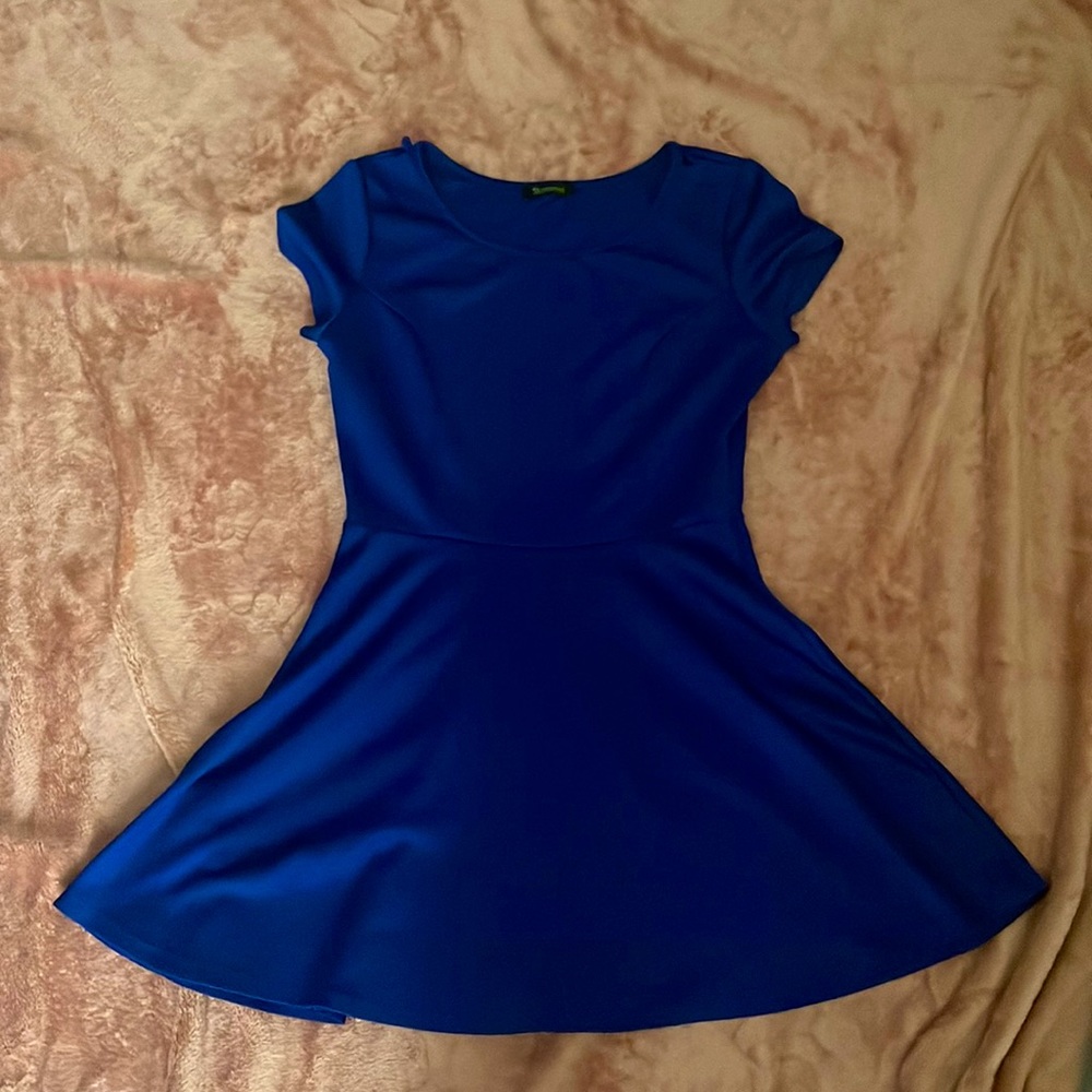 Blue mid thigh length dress. Size Large.